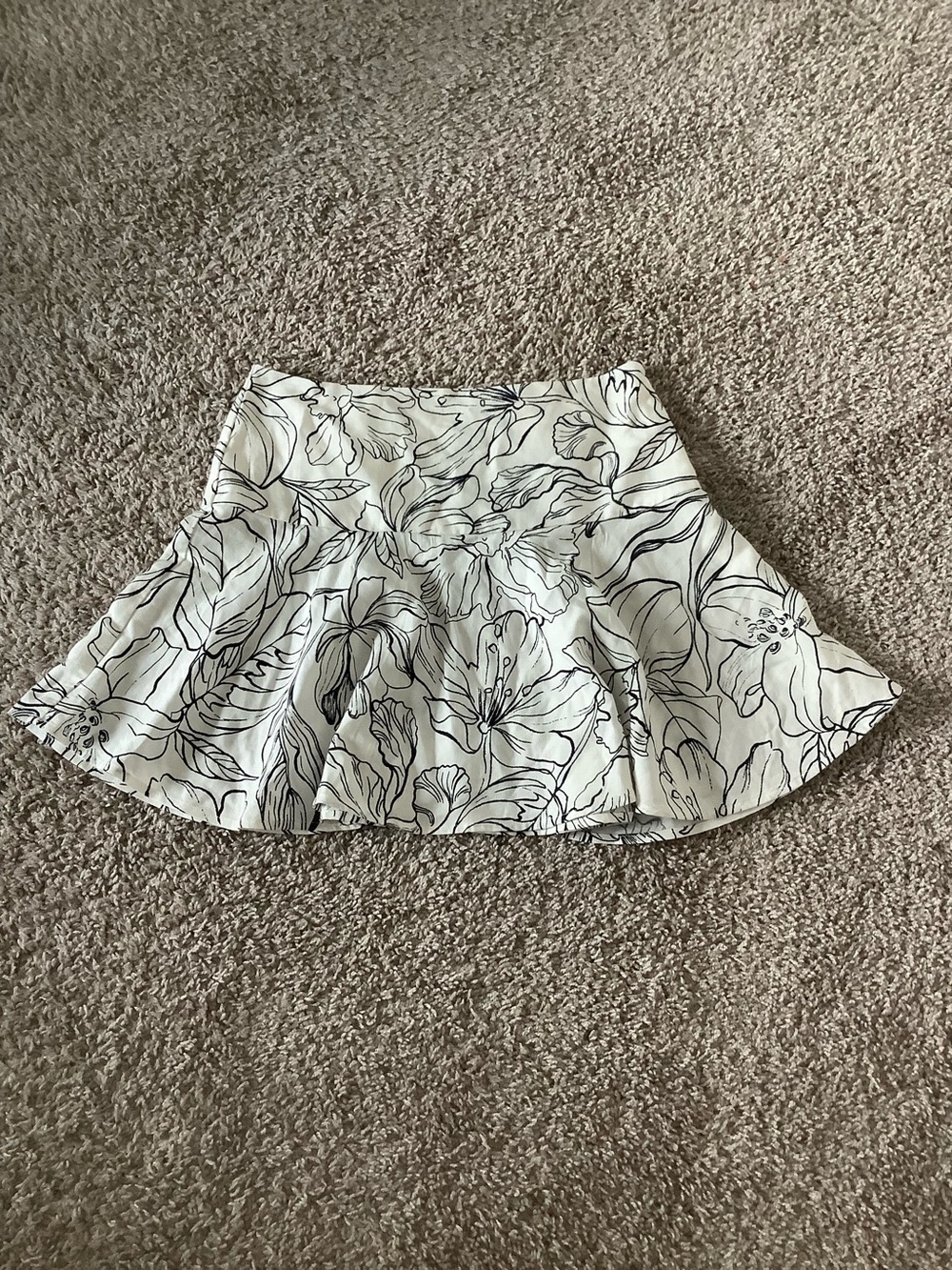 H&M Black and Off White Floral Skater Skirt